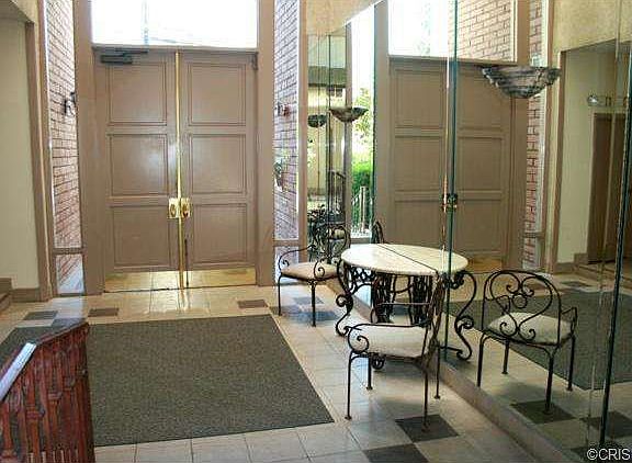 4th image of 5236 Yarmouth Ave Unit 309