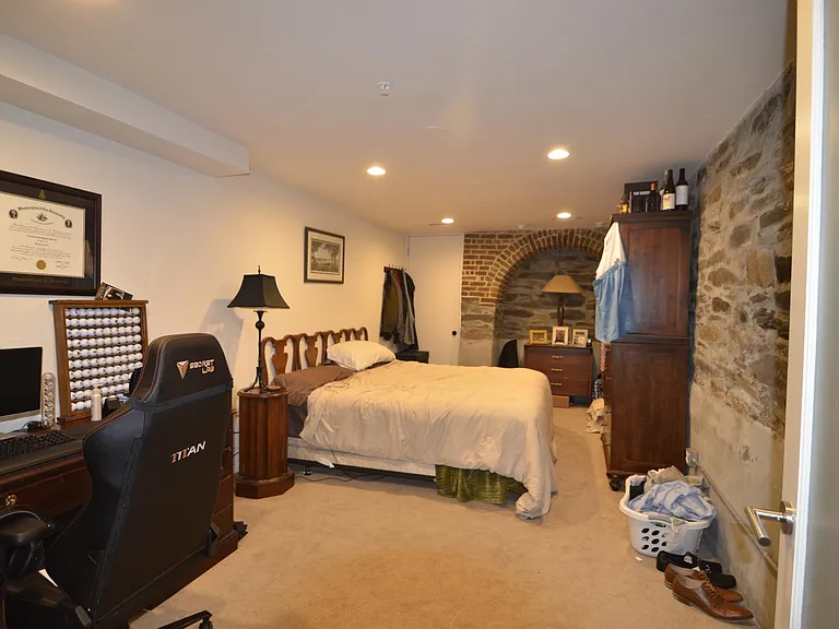 1072 Thomas Jefferson St NW #100 — Photo 20