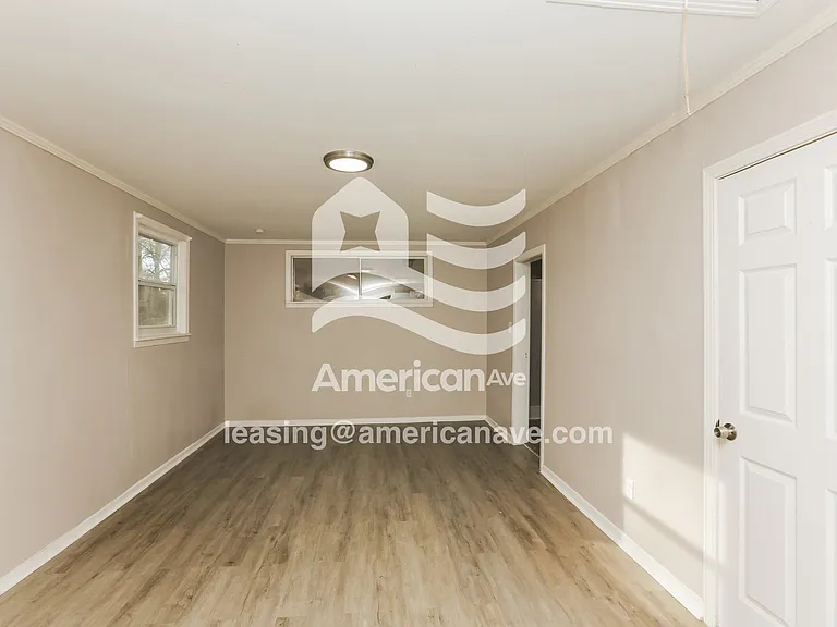 1557337_003_wm_-_living_room_13460767.jpg