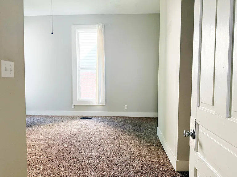 28 E Powell Ave #A — Photo 6