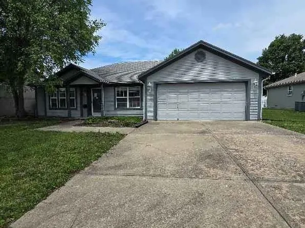 1208 Aspen Dr, Greenwood, MO 64034