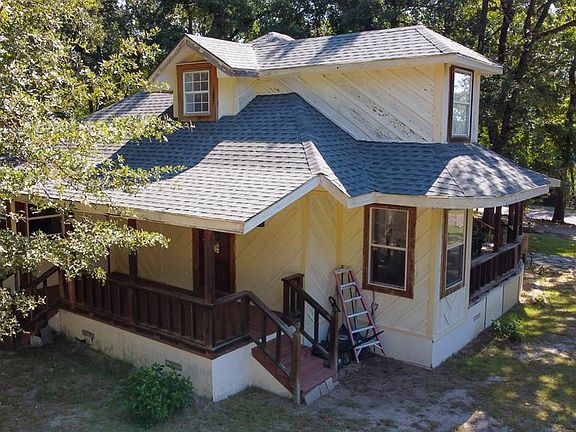 3rd image of 361 N Lake Dr
