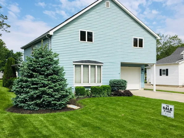 142 N Sycamore St, Saint Henry, OH 45883