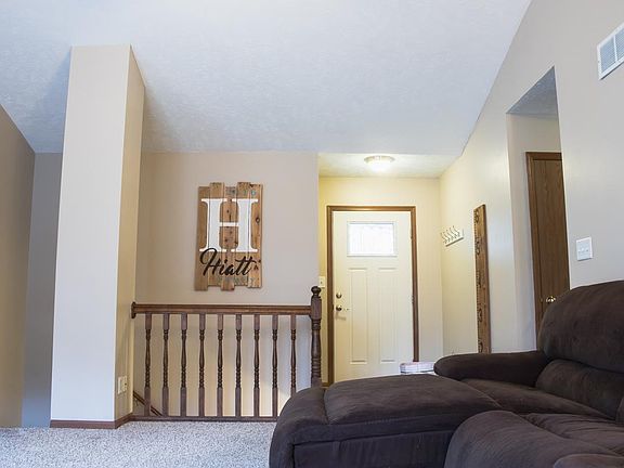 2nd image of 4900 Woodland Ave