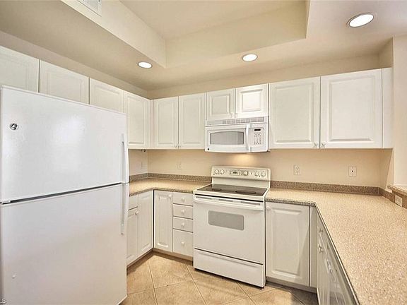 4th image of 10700 Ravenna Way Unit 301