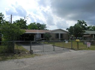 1414 Montgomery St, Athens, TX 75751