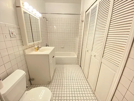 Rented by Bond New York | media 2