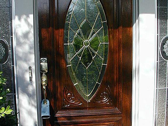 Beautiful entrance to this enchanting home!