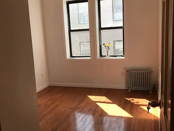 4th image of 4726 45th St APT 3R