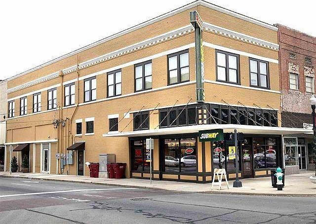 1st image of 8 Lamar Ave