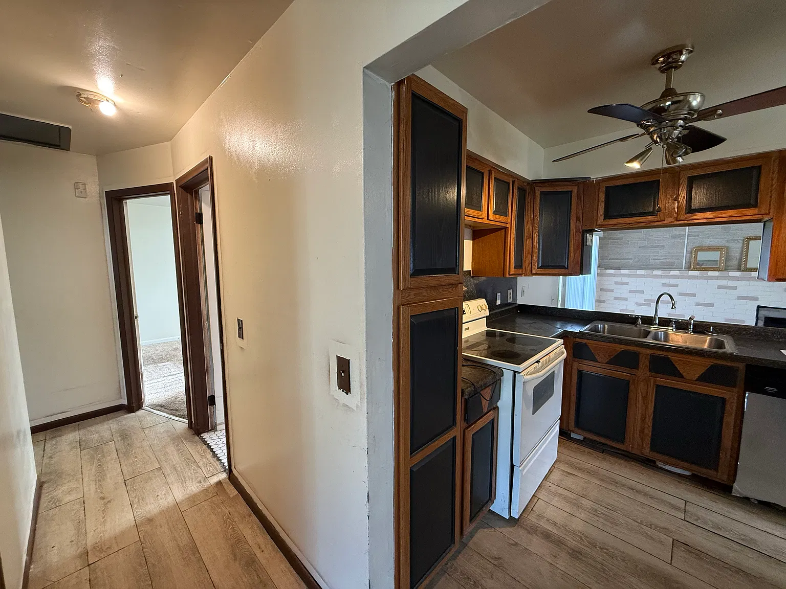 3 bed, 1200 sqft, $1,200 — Photo 4