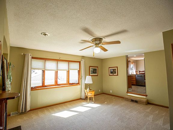 5th image of 1506 E Nebraska St