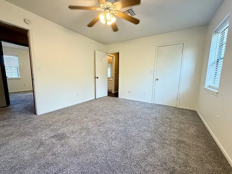 2329 Heatherfield Ln — Photo 10