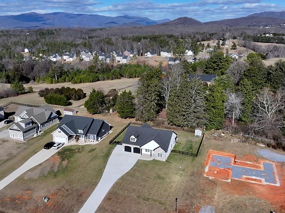 2nd image of 1043 Bradford Crossing Pl