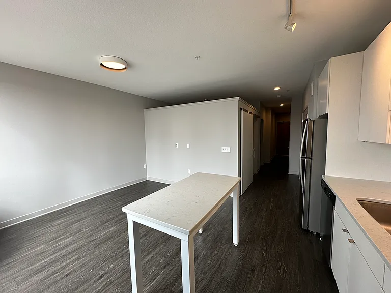 Luna Apartments — Photo 82