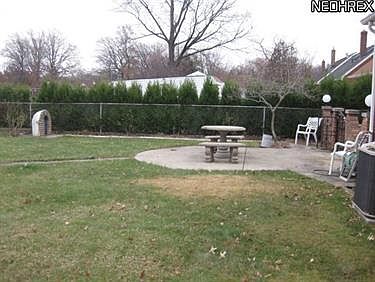 3rd image of 15402 Edgecliff Ave