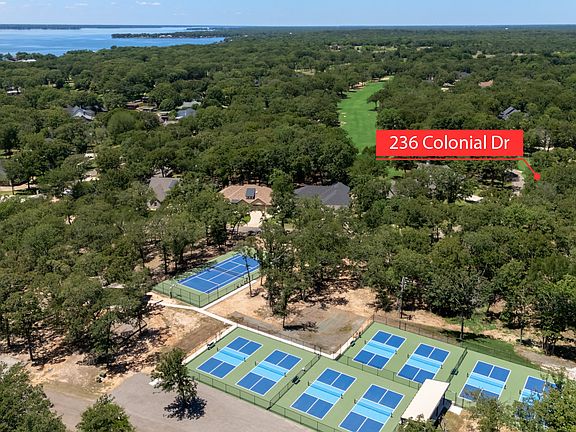 4th image of 236 Colonial Dr