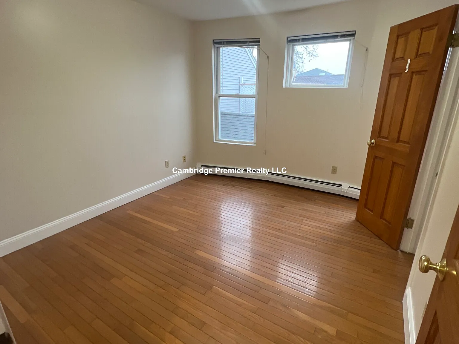 3 bed, 9999 sqft, $4,400 — Photo 3