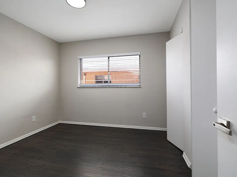 Lindenwood Heights Apartments — Photo 18