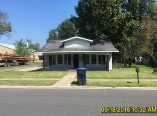 402 3rd St, Dequincy, LA 70633