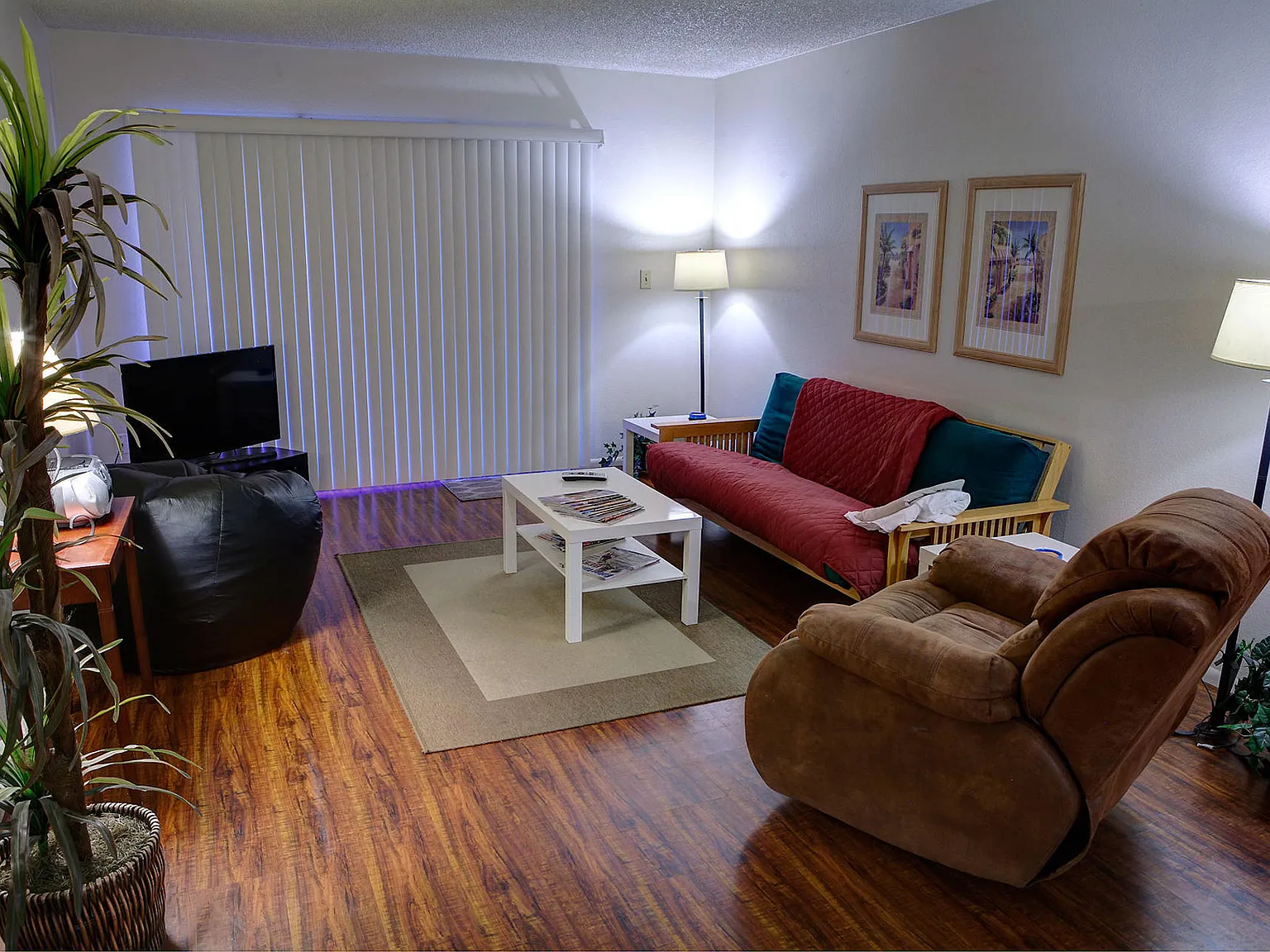 2 bed, 1.0 bath, 1146 sqft, $2,250 — Photo 2