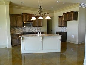 3rd image of 100 Bluewater Dr
