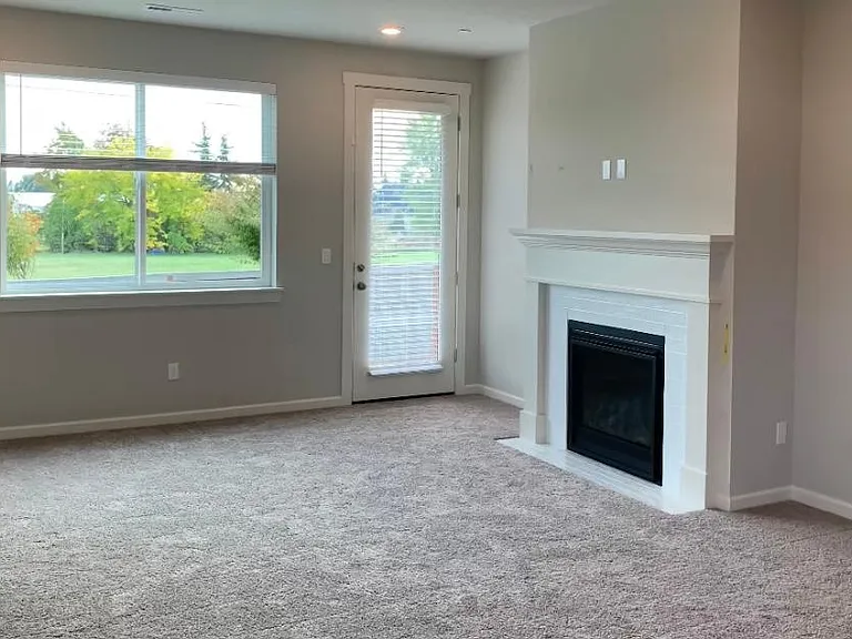 4335 S Willow Dr — Photo 7