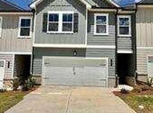 741 Point Place Dr, Loganville, GA 30052