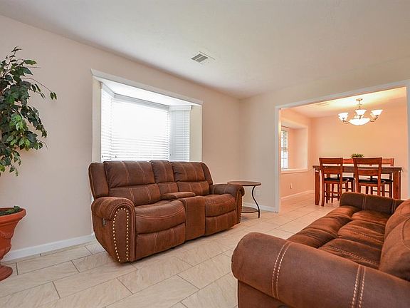 5th image of 10814 Kirkmead Dr