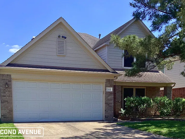 21930 Golden Cedar Dr — Photo 1