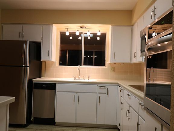 Newly Updated Kitchen