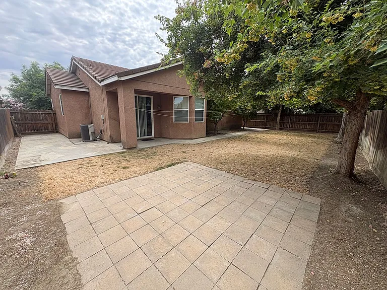 2133 N Denton St — Photo 27