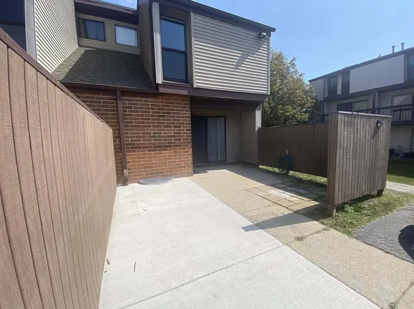 1611 West Edgerton AVENUE #T, Milwaukee, WI 53221