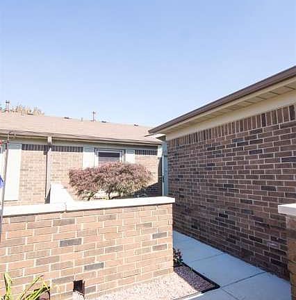 3rd image of 49293 Glenville Ct