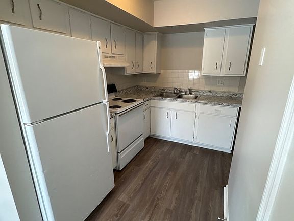 2nd image of 1029 Cross Keys Rd APT 10