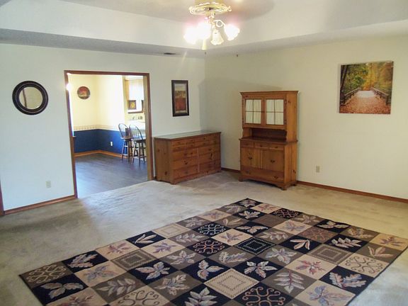 4th image of 51 Meadowview Dr