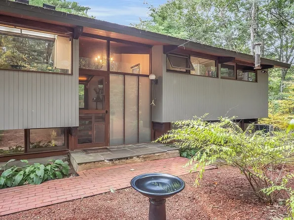 191 Heald Rd, Carlisle, MA 01741