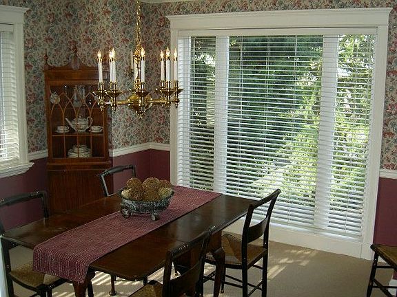 Formal dining room