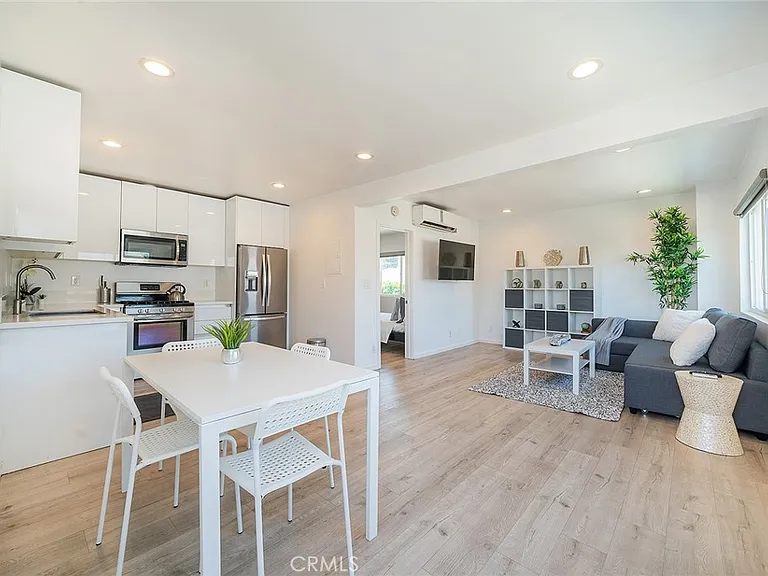 11918 Hart St #4 — Photo 1