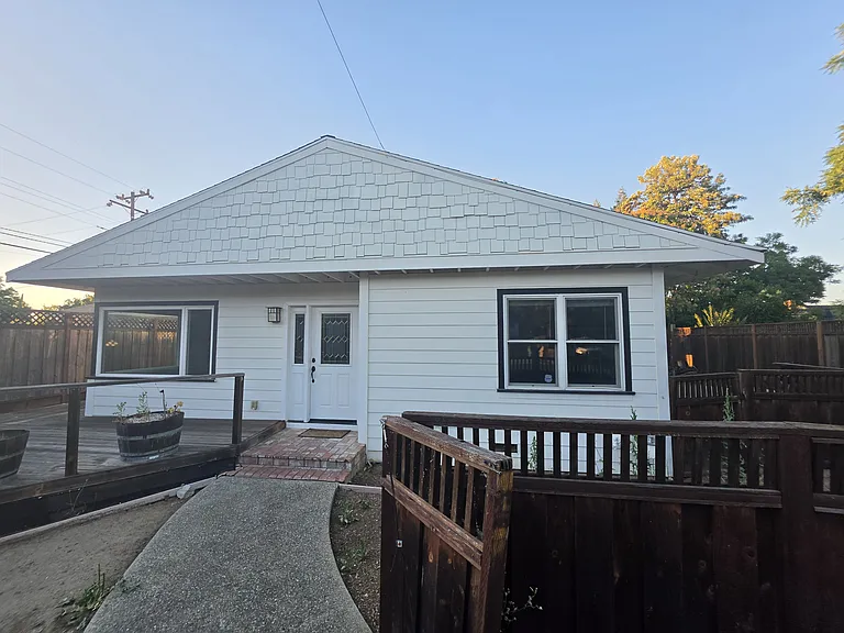1366 Janet Ln #A — Photo 2
