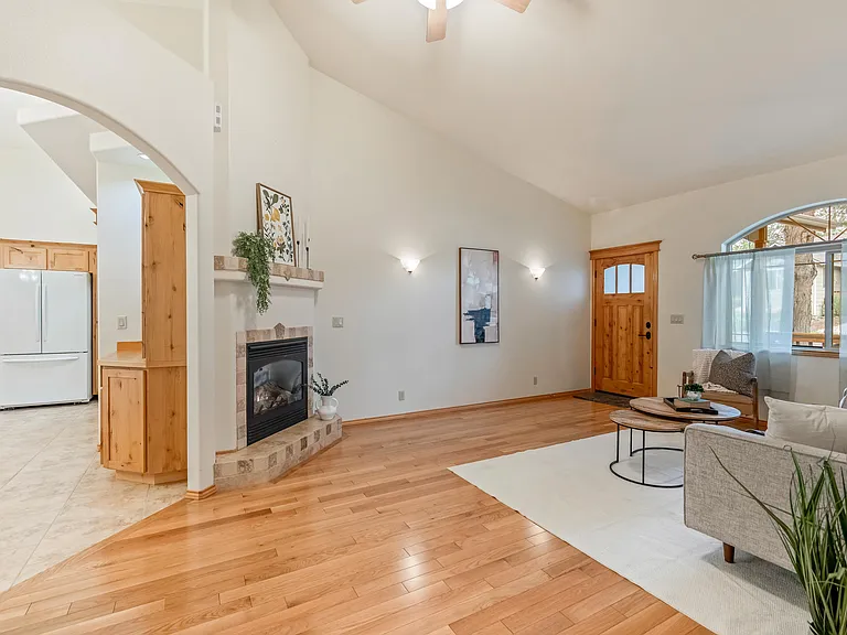 1009 SW Crosscut Ct — Photo 8