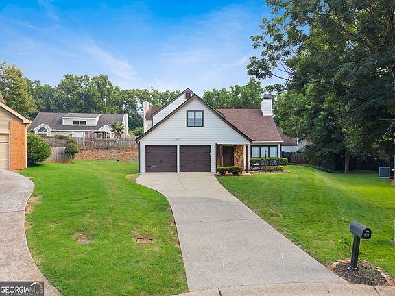 3rd image of 920 Cobb Place Manor Dr