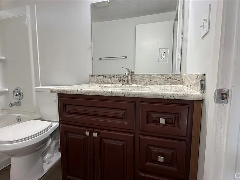 1002 E Walnut Ave — Photo 17