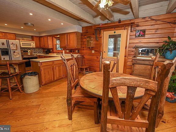 3rd image of 458 Meadow Mountain Trl