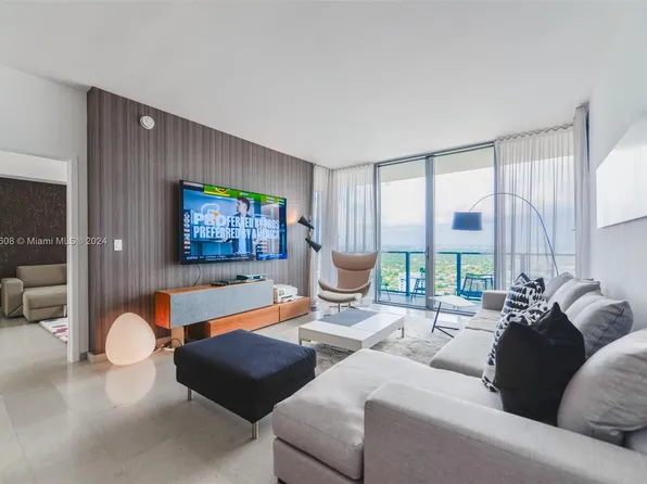 88 SW 7th St APT 3504, Miami, FL 33130