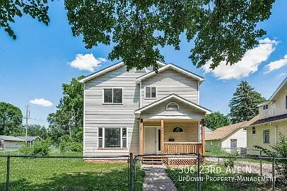 306 23rd Ave N