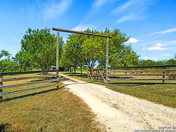 3rd image of 455 COUNTY ROAD 102