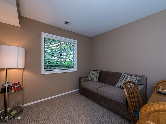2nd image of 165 Cambridge Dr E