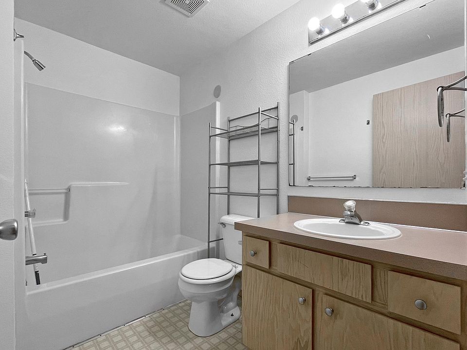 Main bathroom