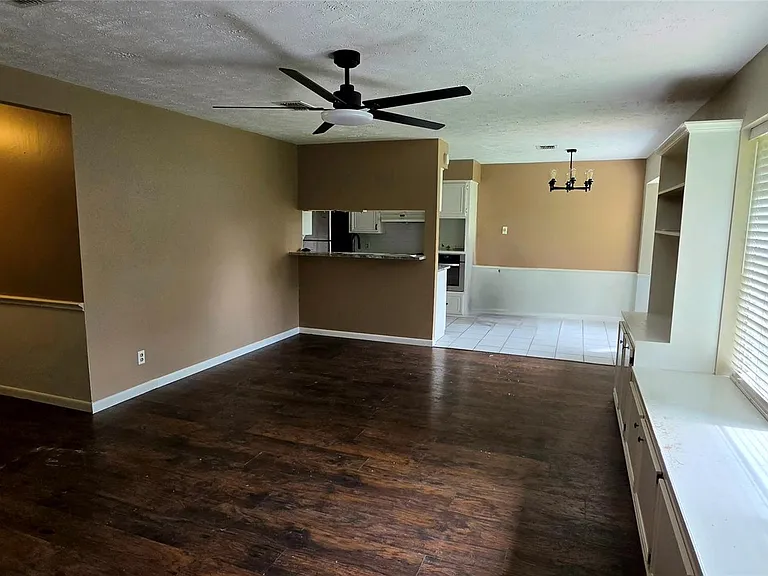 2204 Mimosa Ct — Photo 4